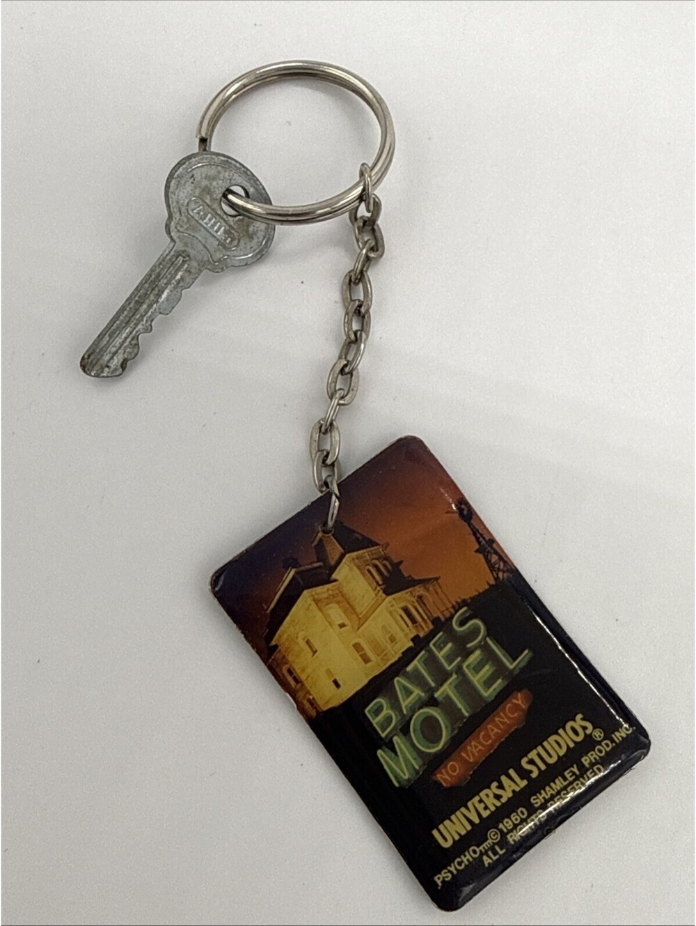 Vtg Bates Motel Universal Studios Keychain Psycho 1960 Movie Souvenir With Key